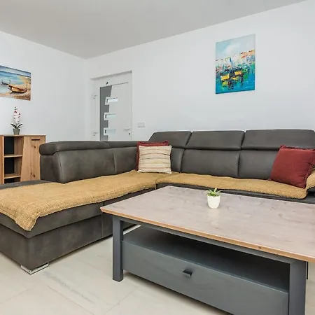 Vujeva Apartment Vir